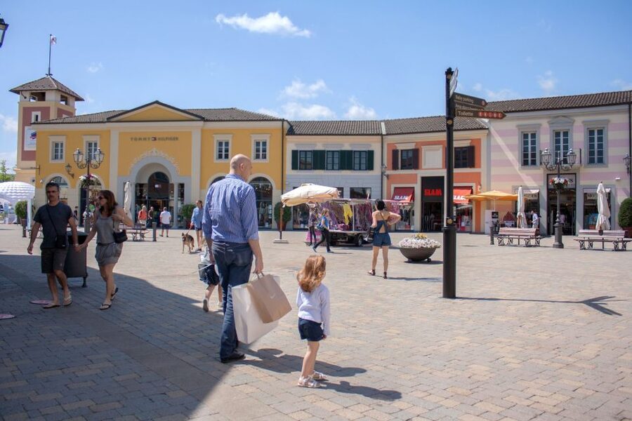 Milan: Serravalle Designer Outlet Roundtrip Bus Transfer - FAQ