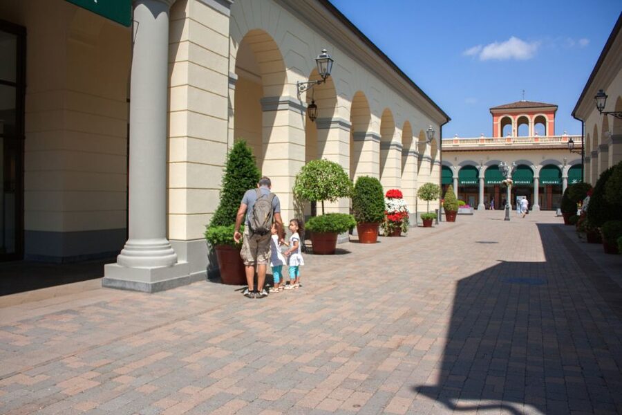 Milan: Serravalle Designer Outlet Roundtrip Bus Transfer - Six Hours Among Italian Designer Brands