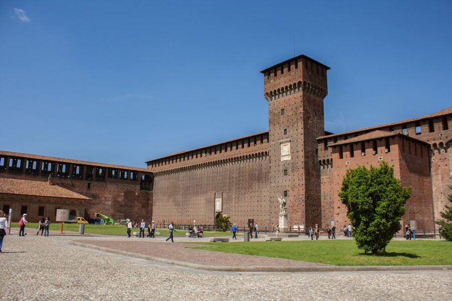 Milan: Sights by Segway Small Group Tour - La Scala and the Route Toward Brera
