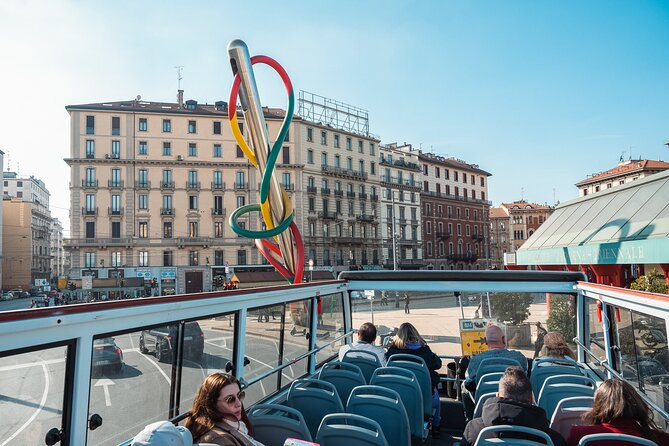 Milan: Skip-the-Line Duomo & La Scala Museum Guided Tour - The walk between sights is short but important