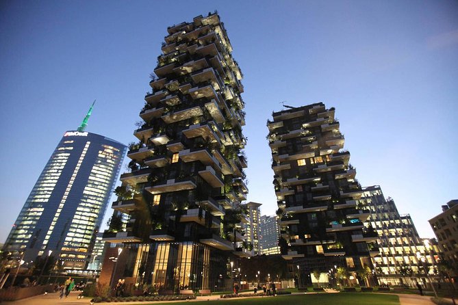 Milan Skyscrapers Guided Tour: Porta Nuova, Unicredit tower & Vertical Forest - Corso Como and the route into Porta Nuova