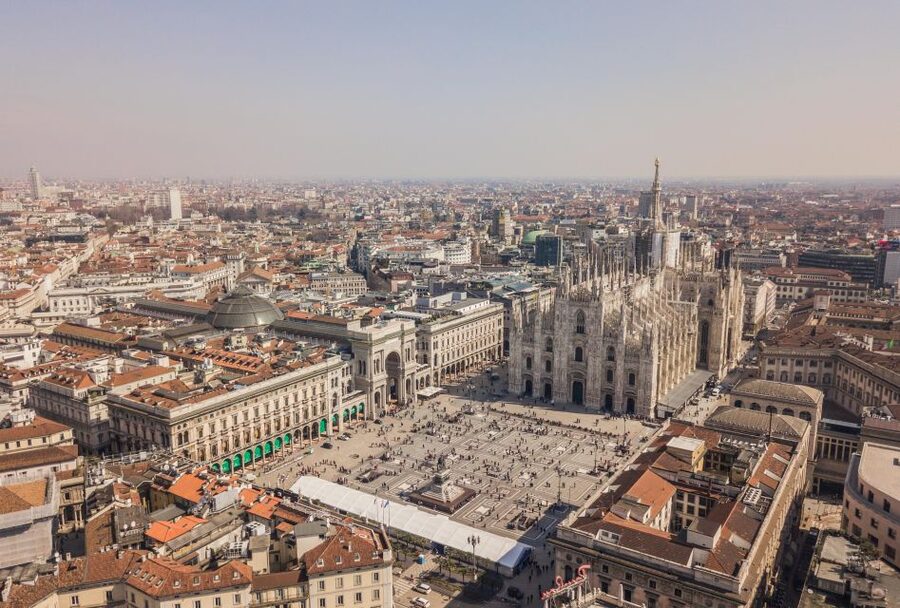 Milan Small Group: Duomo & Rooftop, Castle, Gelato Tasting - Small group size, audio headsets, and guide quality
