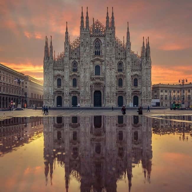 Milan: Small Group - Duomo & Rooftop, Wine & Food Tasting - The wine and food tasting at the end