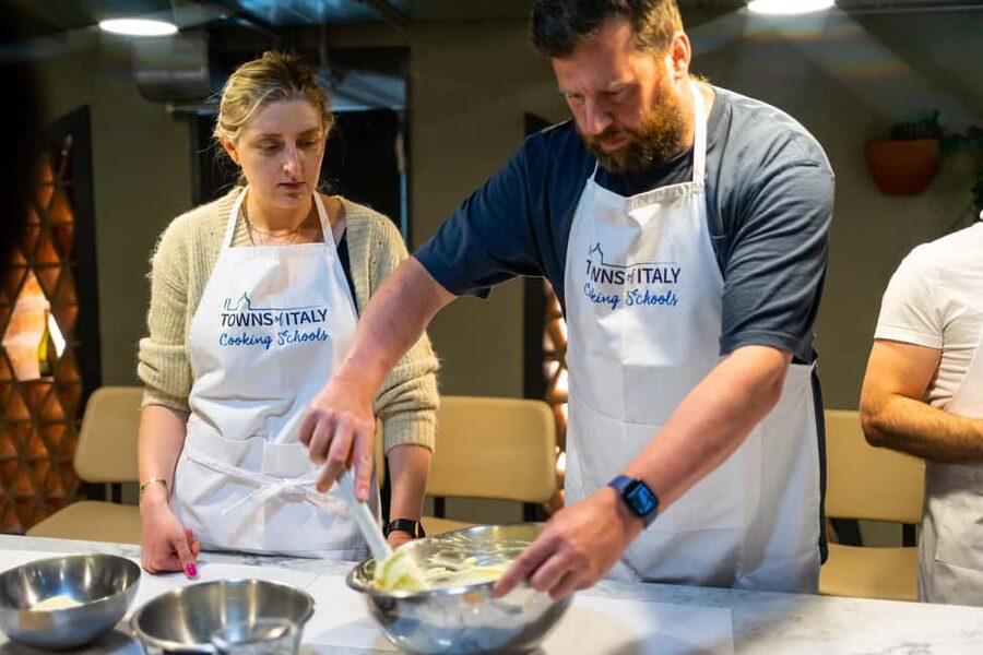 Milan: Small-group Pasta & Gelato Class with Unlimited Wine - Wine, food, and the social part of the class