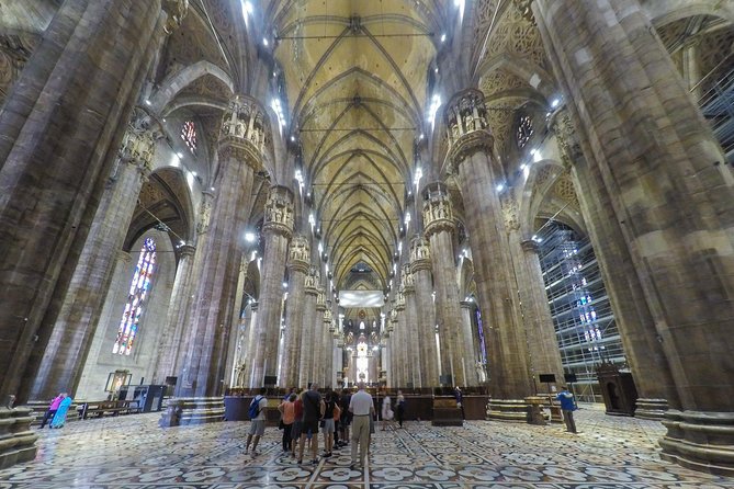 Milan Super Saver: Skip-the-Line Duomo and Rooftop Guided Tour - Weekday and weekend timing