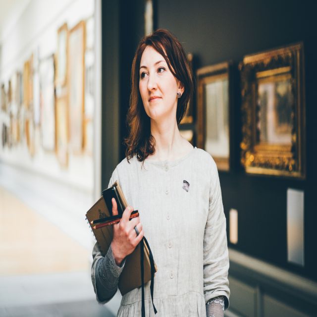 Milan: The Story of Leonardo da Vinci Private Guided Tour - Choosing the 2-hour walking tour