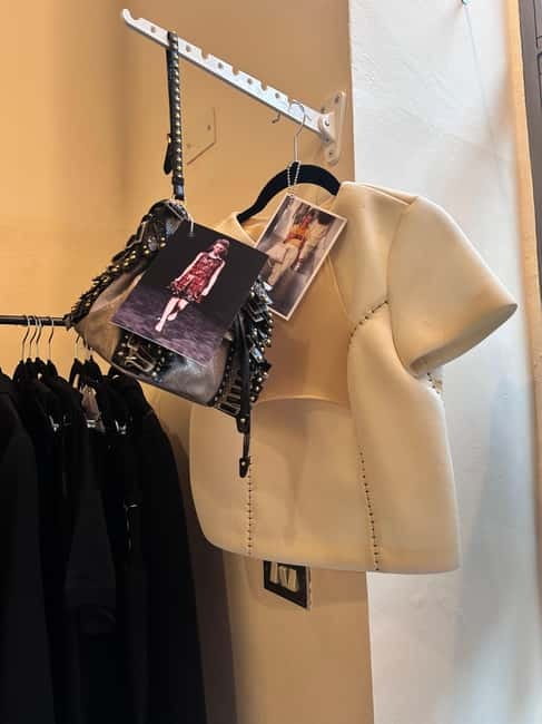 Milan: The Ultimate Vintage Shopping Guide - Antique shops for furniture, decor, and collectibles