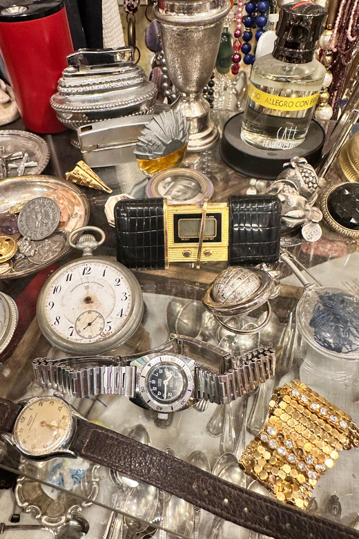 Milan: The Ultimate Vintage Shopping Guide - Weekly markets add a different kind of hunt