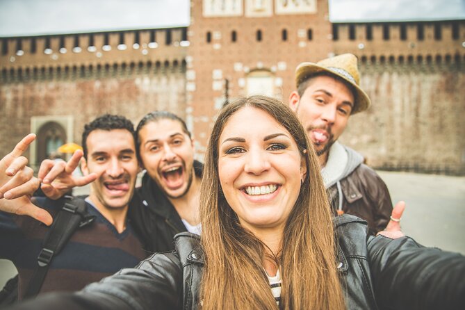 Milan Treasure Hunt for Groups of Friends, Team Building & Company Incentives - Starting at the Wedding Cake Fountain