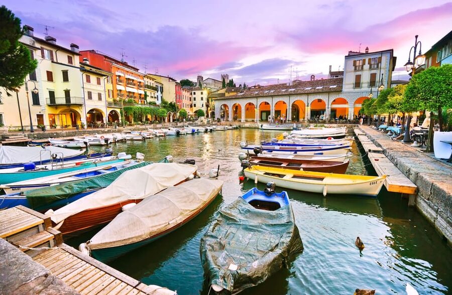 Milan: Verona Day Tour with a Lake Garda Cruise to Sirmione - Guides, languages, and the group experience