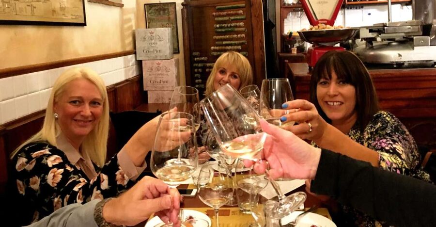 Milan Wine Tasting Experience - Three Italian wines in one well-paced hour