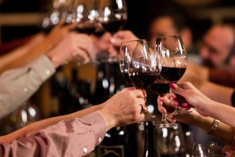 Milan: Wine Tasting with an Italian Sommelier - Meeting your sommelier near Arco della Pace