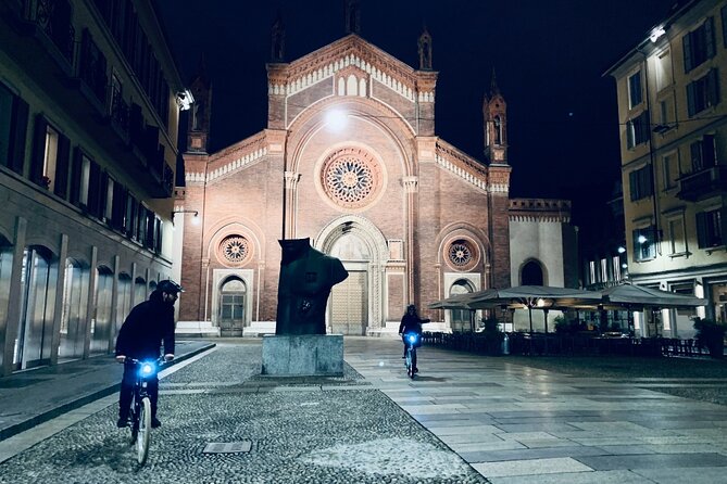Miles and smiles /// Milan's ride - Repubblica, Central Station, and the Pirellone