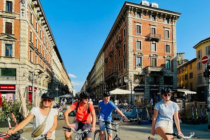 Miles and smiles /// Milan's ride - Bikes, safety, and the physical side