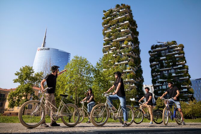 Miles and smiles /// Milan's ride - From Piazza dei Mercanti to Sforza Castle