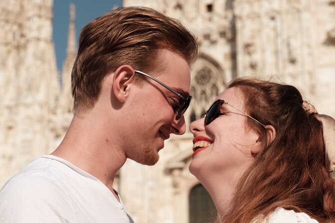 One hour of photo shooting in the center of Milan - Posing help makes a real difference