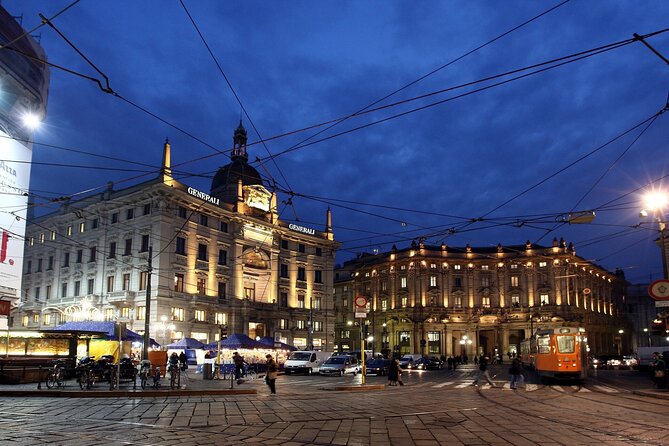Private 3 Hours of Wonders in Milan (3km Friendly & Easy) - Piazza del Duomo, seen from the outside