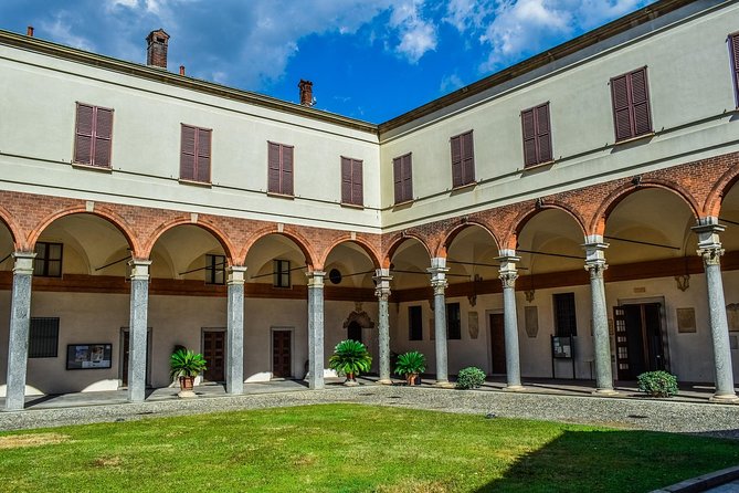Private Best of Milan Guided Tour with Duomo, La Scala Theatre and Sforza Castle - What the private format adds
