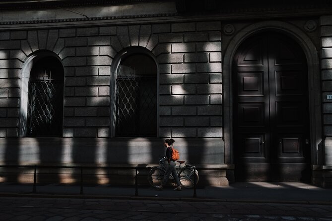 Private Milan Street Photography Walking Tour with an Artist - Small practical details that matter