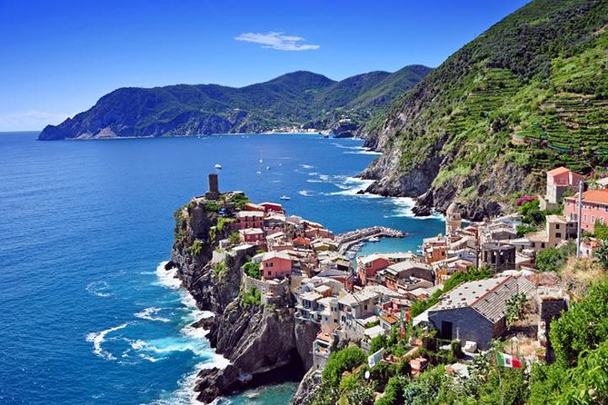 Private Tour of the Cinque Terre from Milan - Boat or train between the villages