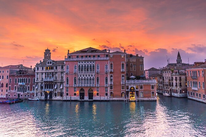 Private Transfer from Milan to Venice with a 2h Stop in Verona - Two hours around Piazza delle Erbe
