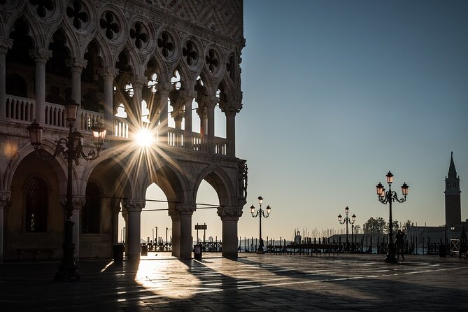 Private Transfer from Milan to Venice with a 2h Stop in Verona - What the driver can add to the day