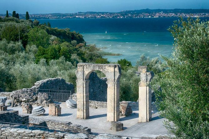 Sirmione & Verona, Lake Garda, tour from Milan - Castelvecchio, the bridge, and Arco dei Gavi