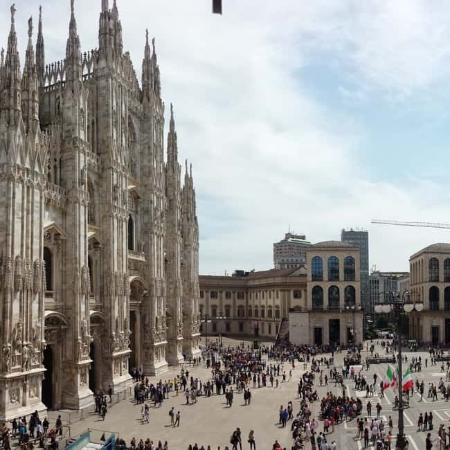 Skip-the-Line Duomo & La Scala Museum Tour + Hop On Hop Off - How the Hop-On Hop-Off Option Fits Your Visit