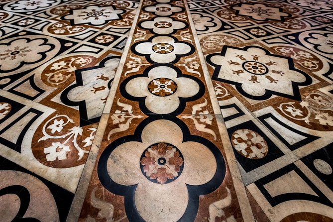 Skip the Line: Milan Duomo Tour - Stained Glass, Shrines, and the Main Altar