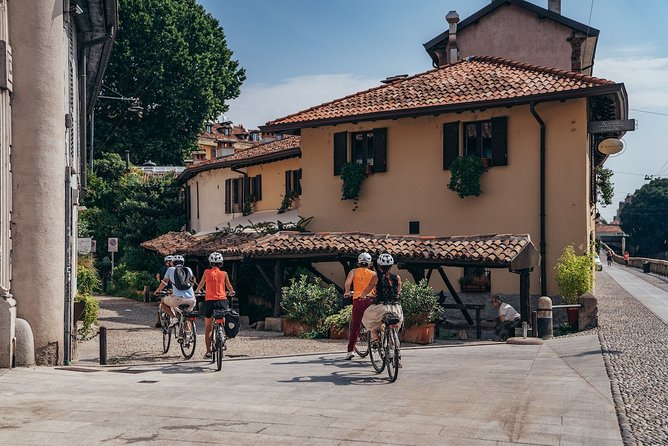 Small-group Milan Highlights e-Bike Tour - Darsena and Milan’s canal-side character