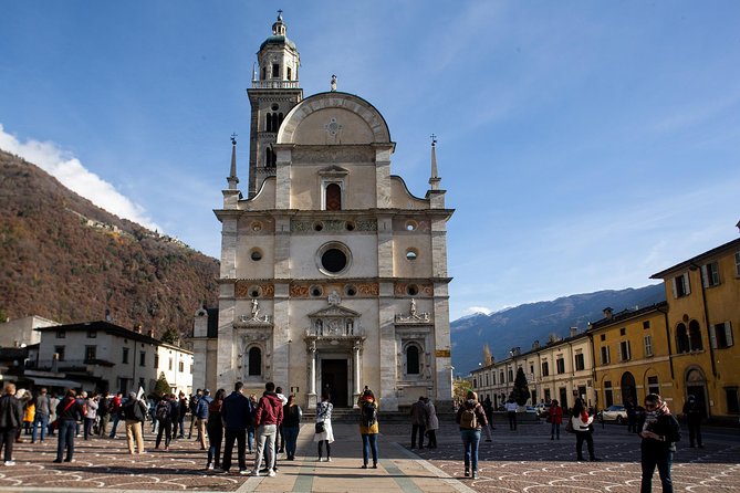 Swiss Alps Bernina Red Train and St.Moritz Tour from Milan - Clothing, documents, and small practical fixes