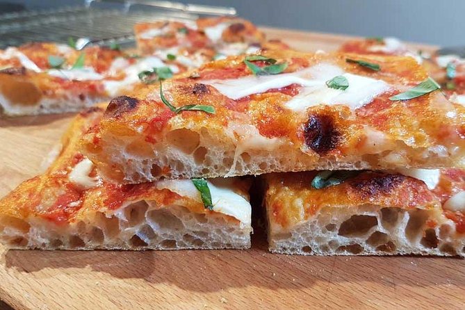 The Art of Making Pizza-Cooking Class in Unique Location with Italian Pizzachef - Why the small group matters