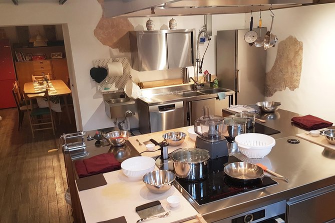 The Art of Making Pizza-Cooking Class in Unique Location with Italian Pizzachef - Vittorio and Letizia’s teaching style