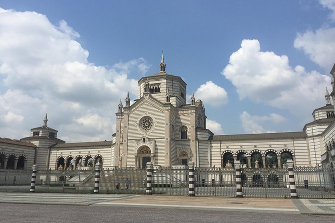 The Monumental Cemetery of Milan: discover the unexpected - Timing, meeting point, and what the price covers