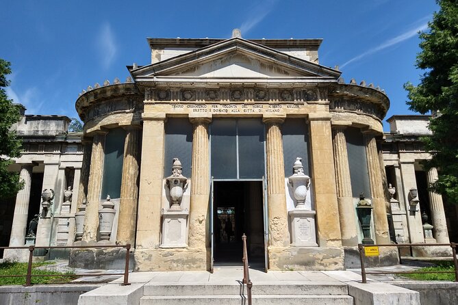 The Monumental Cemetery of Milan guided experience - The Compari family’s Last Supper sculpture