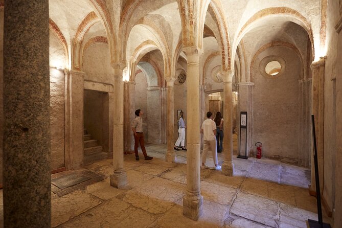 Ticket Pinacoteca Ambrosiana + Cripta San Sepolcro, Milan - Guide, audio, and how much preparation you need