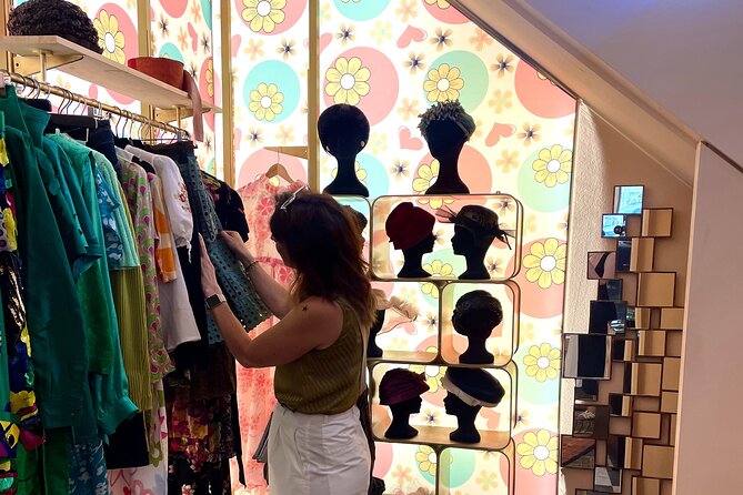 Vintage Shopping Tour in Milan - Affordable finds on Via Edmondo de Amicis