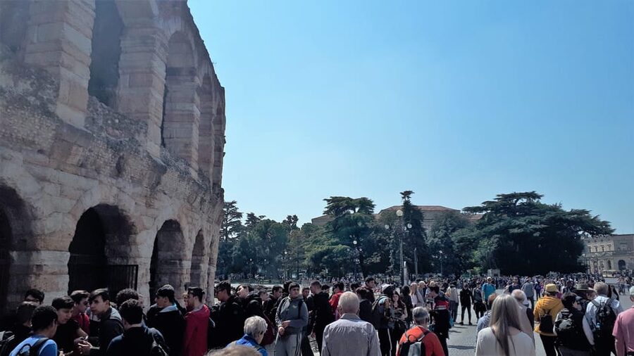 Visit of Verona and Lake Garda. Full day tour from Milan - The short transfer to Lake Garda