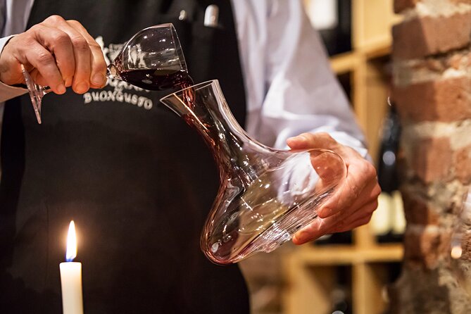 Wine Tasting Experience in Milan City Center - Comparing the white and red wines